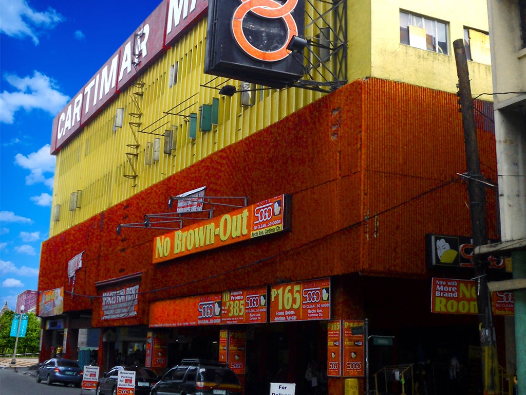 FACADE-min