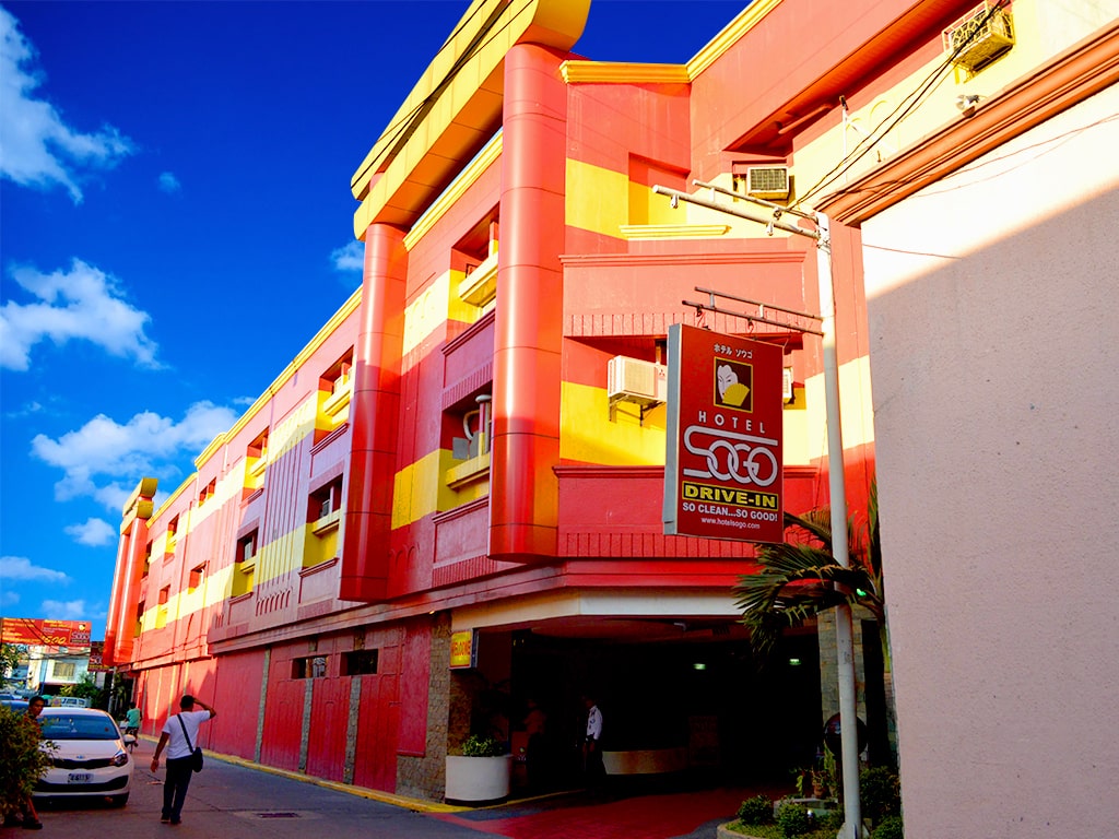 facade-min